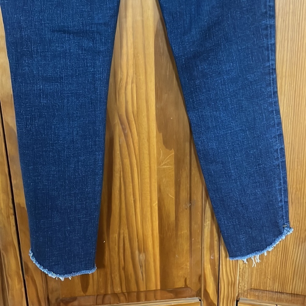 Frame “Le Skinny de Jeanne Crop” Jeans - Picture 7 of 12